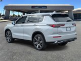 New 2025 Mitsubishi Outlander SE image 2
