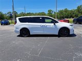 New 2024 Chrysler Pacifica Select w/ Uconnect Theater Family Group image 3