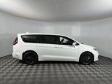 Certified 2022 Chrysler Pacifica Limited w/ S Appearance Package image 5
