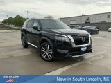 New 2025 Nissan Pathfinder Platinum image 2