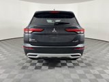 New 2025 Mitsubishi Outlander SE image 4