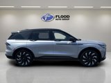 New 2025 Lincoln Nautilus Reserve image 3