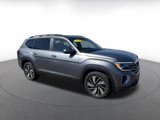 Used 2024 Volkswagen Atlas SE image 2