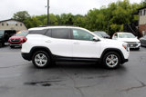 Used 2022 GMC Terrain SLE w/ Driver Convenience Package image 4