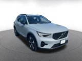 Used 2024 Volvo XC40 B5 Core image 3