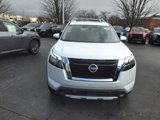 New 2025 Nissan Pathfinder Platinum image 2