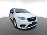 Used 2024 Chrysler Pacifica Touring-L image 3