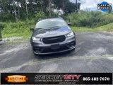 Used 2022 Chrysler Pacifica Touring-L w/ Uconnect Theater Family Group image 2