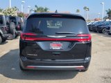 New 2025 Chrysler Pacifica Select image 5