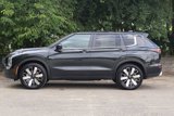 New 2025 Mitsubishi Outlander SE image 2