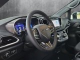 New 2025 Chrysler Pacifica Select image 3
