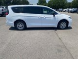 New 2025 Chrysler Pacifica Select image 4