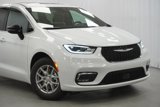 New 2025 Chrysler Pacifica Select image 3