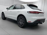 Certified 2025 Porsche Macan image 3