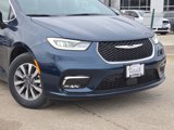 New 2025 Chrysler Pacifica Select image 2