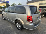Used 2015 Dodge Grand Caravan SE image 4