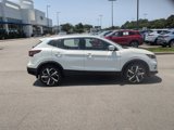 Used 2022 Nissan Rogue Sport SL image 2