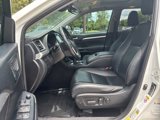 Used 2019 Toyota Highlander XLE image 3
