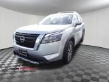 New 2025 Nissan Pathfinder SL image 2