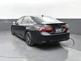 Used 2022 Toyota Camry SE image 3