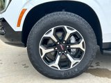 Used 2025 GMC Yukon XL AT4 image 5