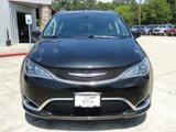 Used 2018 Chrysler Pacifica Touring-L Plus image 2