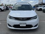 Used 2020 Chrysler Pacifica Limited image 2