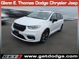 New 2025 Chrysler Pacifica Limited image 3