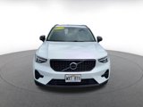 Used 2024 Volvo XC40 B5 Core image 4