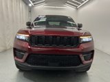 Used 2025 Jeep Grand Cherokee Altitude image 3