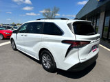 Used 2022 Toyota Sienna XLE image 5