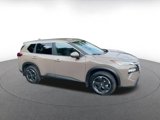 Used 2024 Nissan Rogue SV image 2