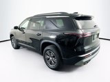 Used 2025 Chevrolet Traverse LT image 5
