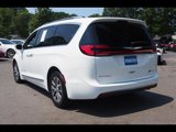 Used 2024 Chrysler Pacifica Pinnacle image 3