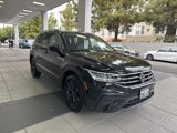 Certified 2024 Volkswagen Tiguan SE w/ Panoramic Sunroof Package image 3