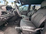 New 2025 Chrysler Pacifica Select image 5