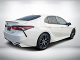 Used 2024 Toyota Camry SE image 3