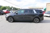 Used 2024 Kia Carnival EX image 2