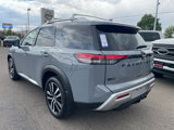 New 2025 Nissan Pathfinder Platinum image 3