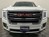 Used 2024 GMC Yukon SLT w/ SLT Premium Package image 2