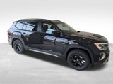 New 2025 Volkswagen Atlas Peak Edition SE image 2