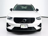 Used 2025 Volvo XC40 B5 Plus image 2