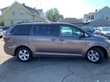 Used 2015 Toyota Sienna LE image 4