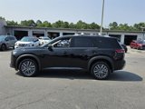 New 2025 Nissan Pathfinder SL image 2