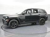 Used 2025 Jeep Grand Cherokee Altitude image 2