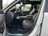 New 2025 Land Rover Range Rover SE image 4