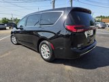Used 2024 Chrysler Pacifica Touring-L image 4