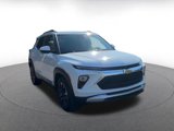 Used 2025 Chevrolet TrailBlazer LT image 3