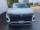 New 2025 Volkswagen Atlas Peak Edition SE image 5