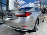 Used 2017 Lexus ES 300h w/ Navigation System Package image 5